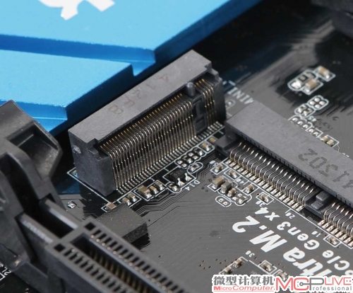 Ultra M.2接口通过CPU提供的PCI-E 3.0 X4通道进行数据传输，可以更好地发挥高端SSD的性能。