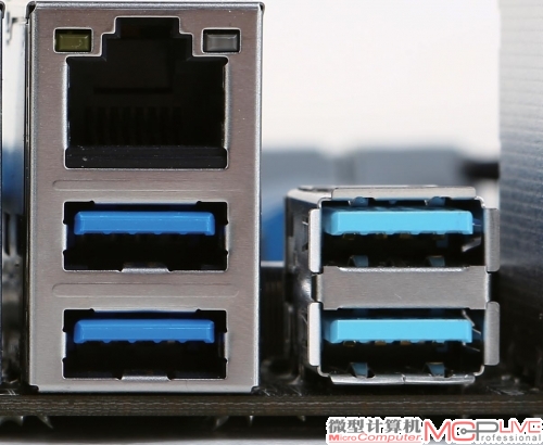 从外观上来看与USB 3.0接口(左)相比，USB 3.1接口(右)大的不同是颜色由深蓝变为浅蓝色，并增加了接地弹片。